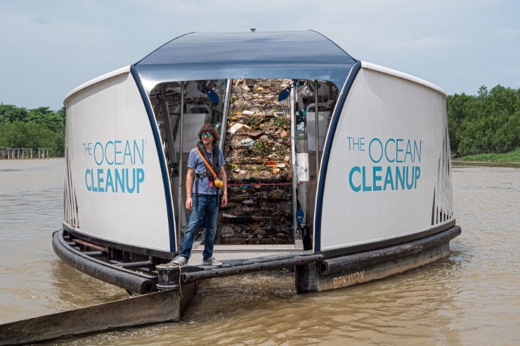 Explorador encontra plástico no local mais profundo dos oceanos